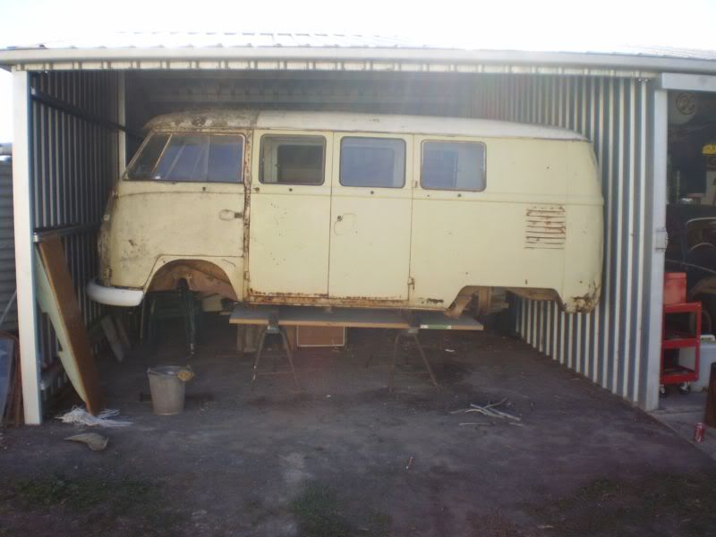 http://i1190.photobucket.com/albums/z446/erin_russell1/russells%20kombi%201976/P3050151.jpg