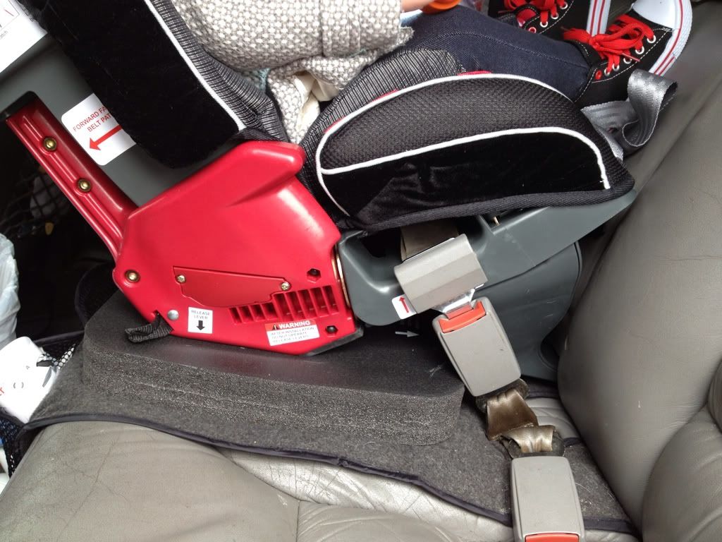 Help! I don't know what to do. Seat belt won't tighten. BabyCenter