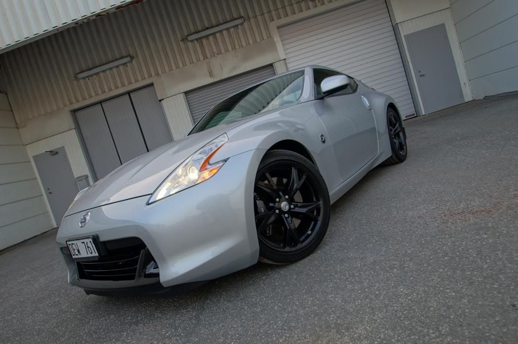 http://i1190.photobucket.com/albums/z453/flodis1/Nissan%20370z/DSC08105_zps81af4a20.jpg