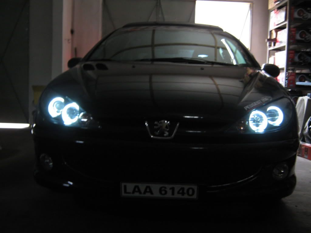 Te enseño a poner opticas Angel eyes en Peugeot 206 Te enseño a poner opticas Angel eyes en Peugeot 206