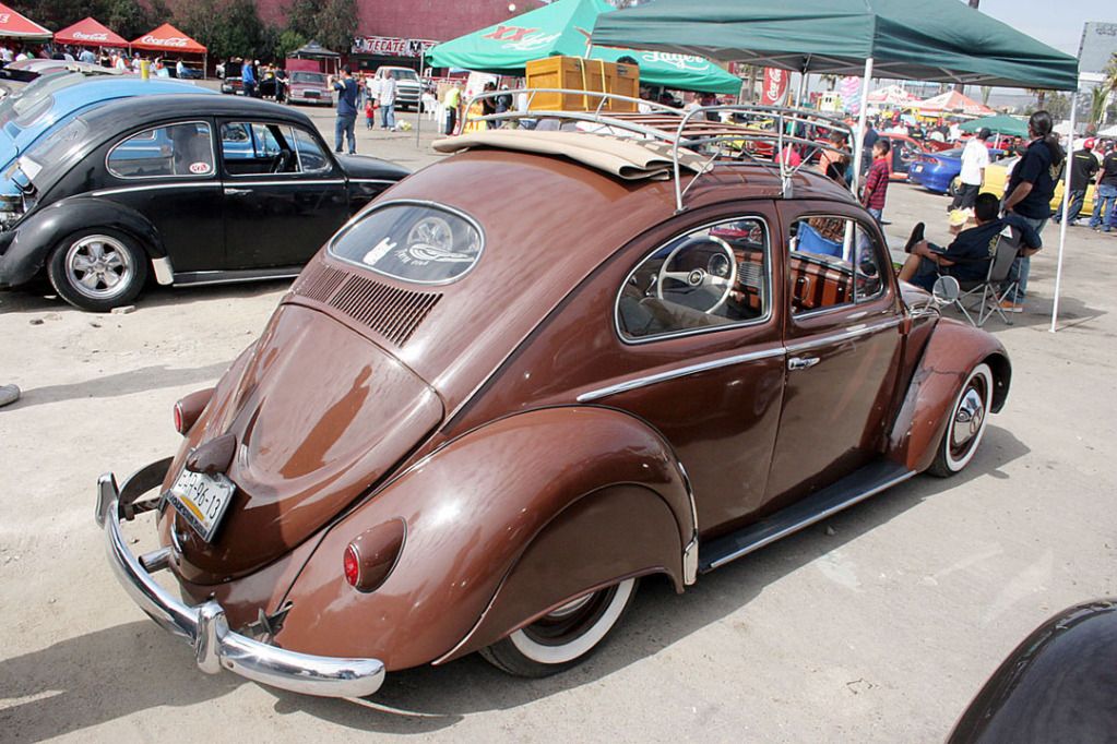 http://i1190.photobucket.com/albums/z455/vw_oval_1957/259284.jpg