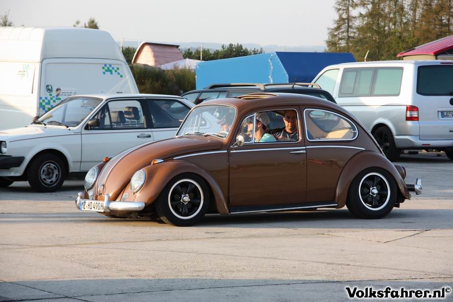 http://i1190.photobucket.com/albums/z455/vw_oval_1957/IMG_0786.jpg
