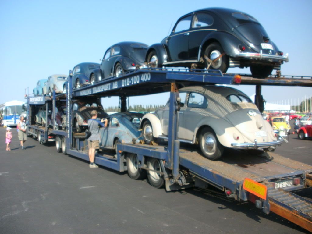 http://i1190.photobucket.com/albums/z455/vw_oval_1957/PICT0310.jpg