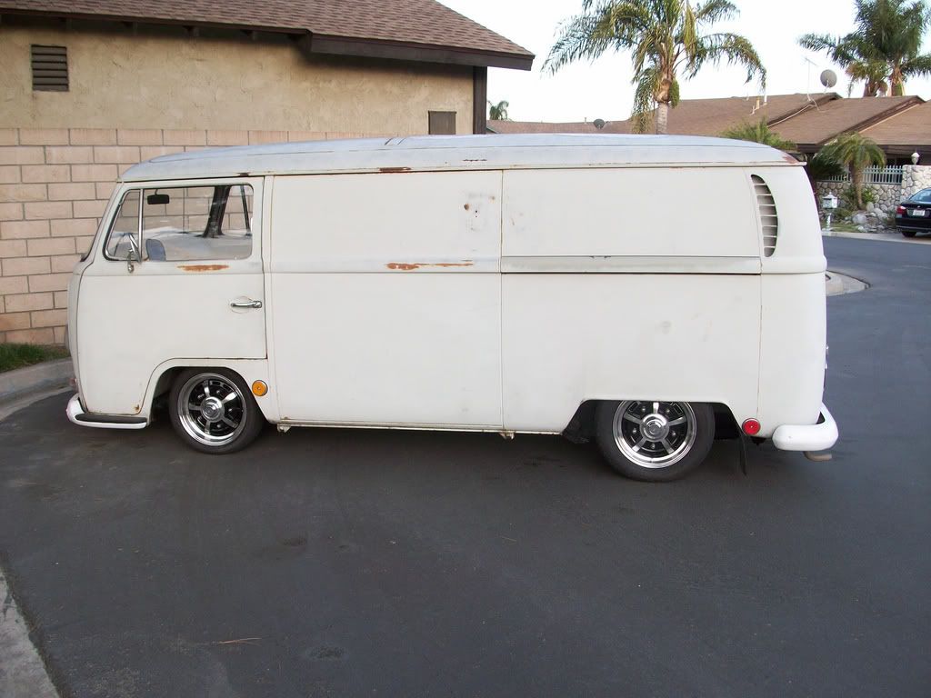 http://i1190.photobucket.com/albums/z455/vw_oval_1957/bayf3419aef_b.jpg