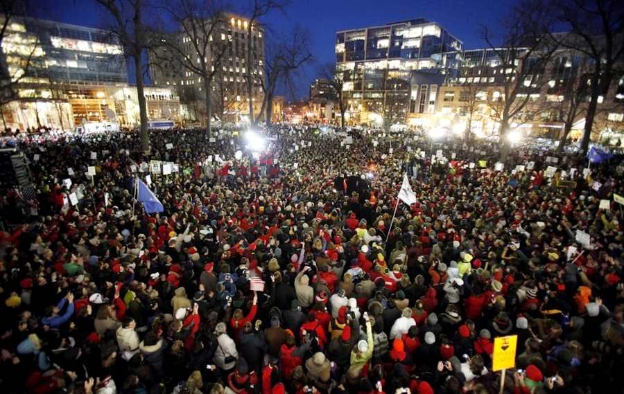 wisconsin solidarity protests rotunda Pictures, Images and Photos