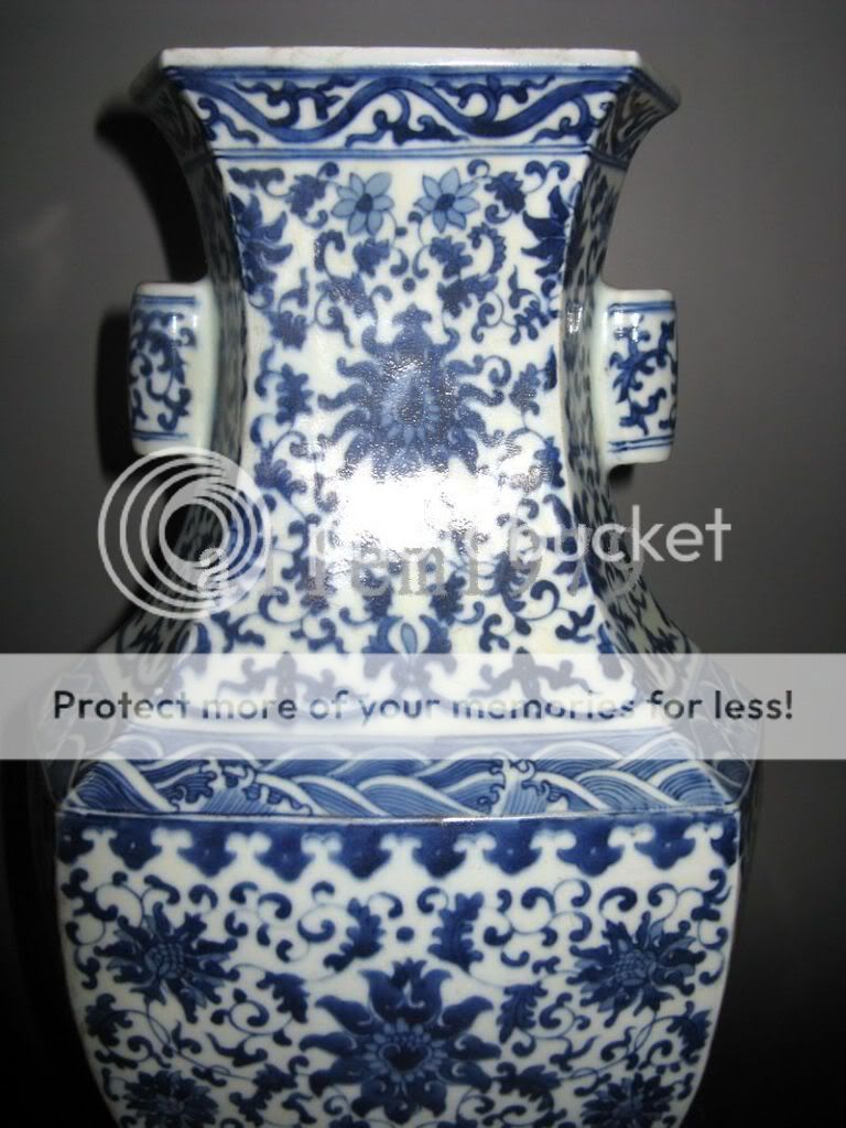 Chinese antique blue and white Porcelain Floral vase  